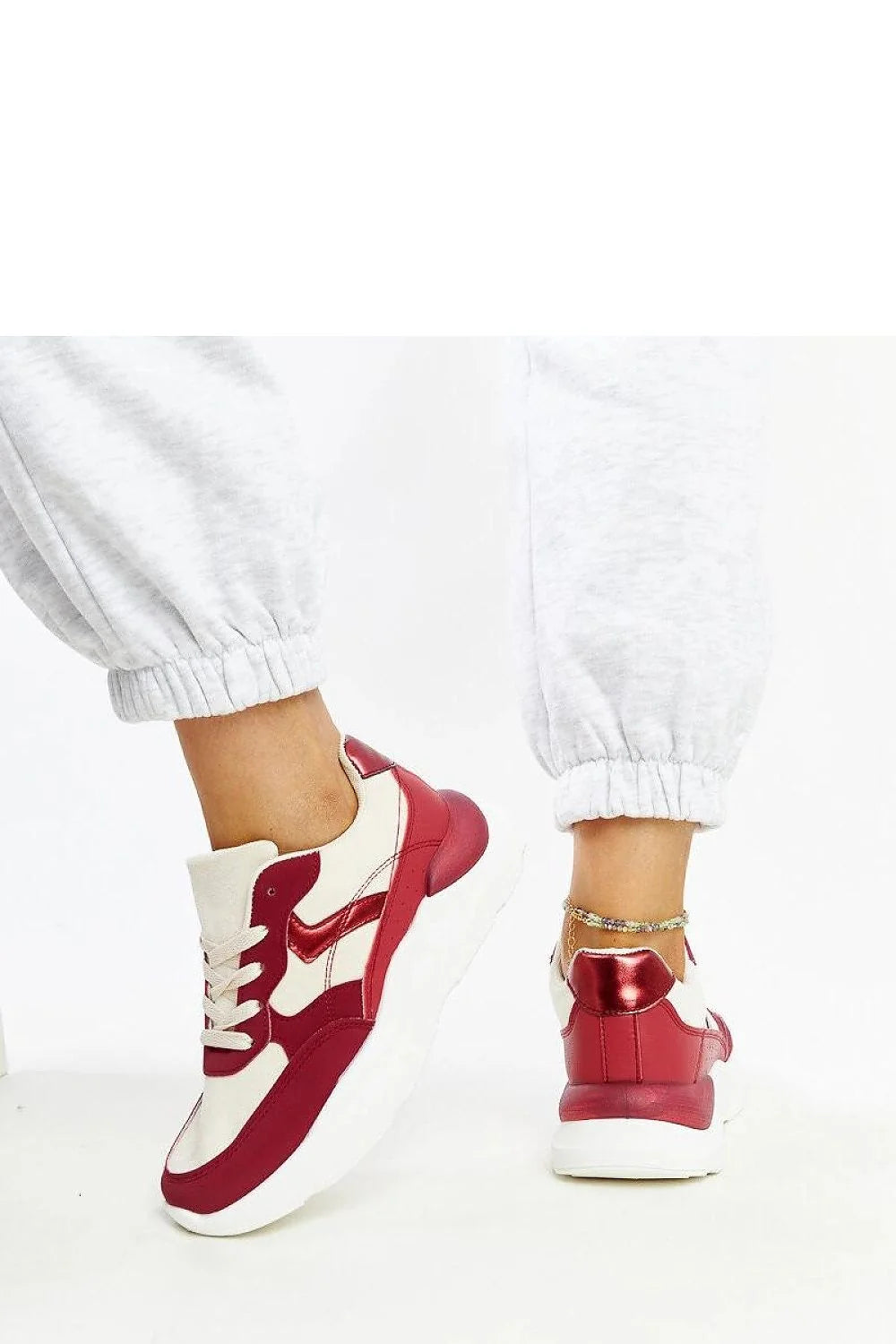 Baskets mode urbaine pour femmes couleurs audacieuses confort style élégance baskets rouge bordeaux crème