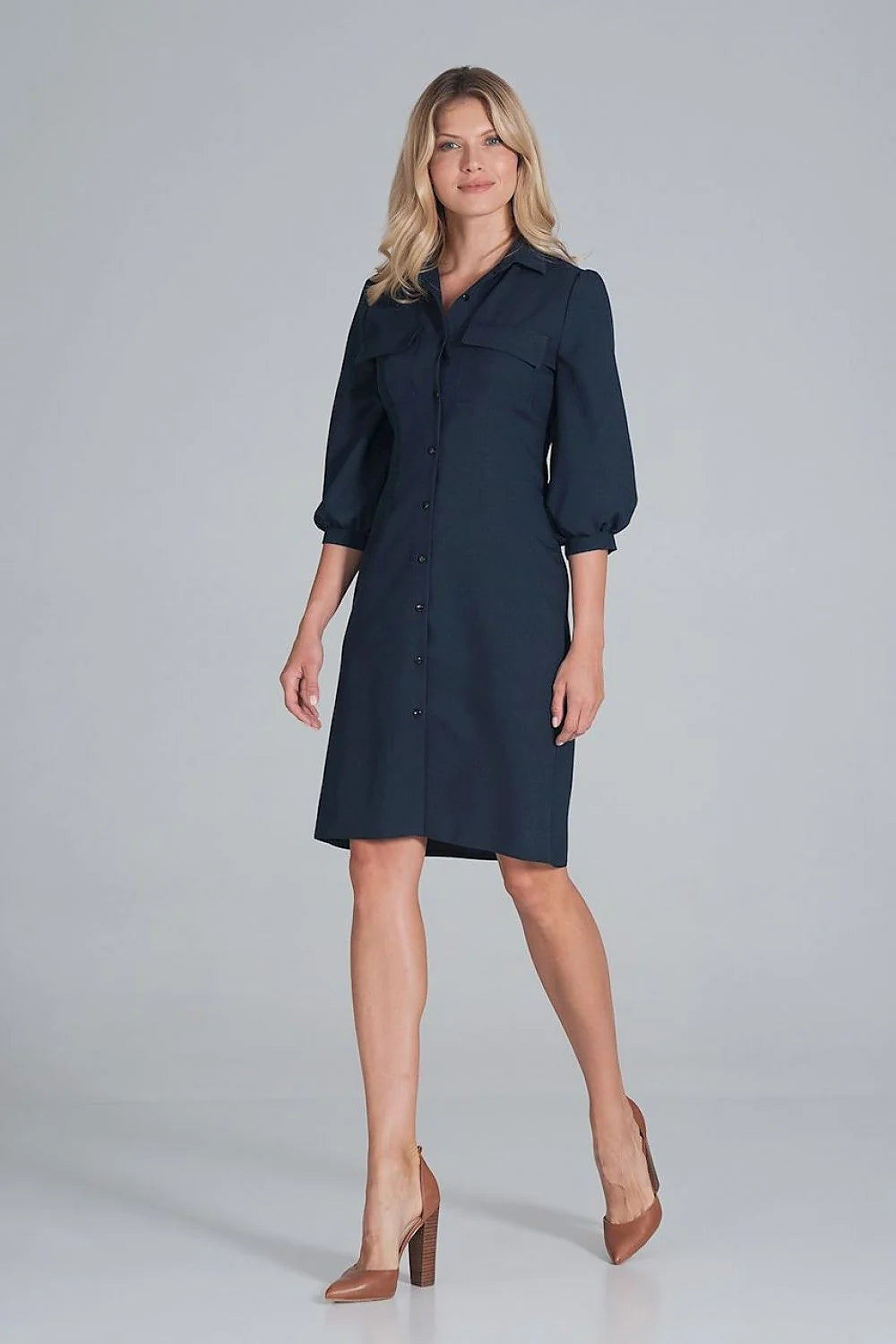 robe chemise midi beige polyester coupe semi ajustée col revers manches troisquarts bouffantes poignets boutonnés poches poitrine boutons noirs