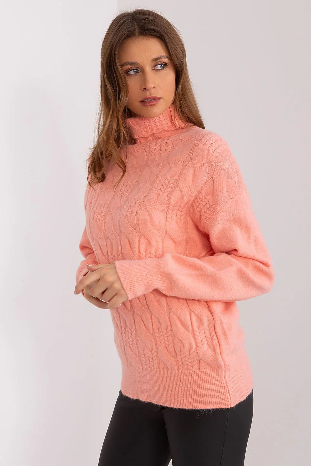 pull col roulé matelassé pêche femme torsadé corail saumon oversize coupe droite manches longues bords côtes moelleuse chaleur