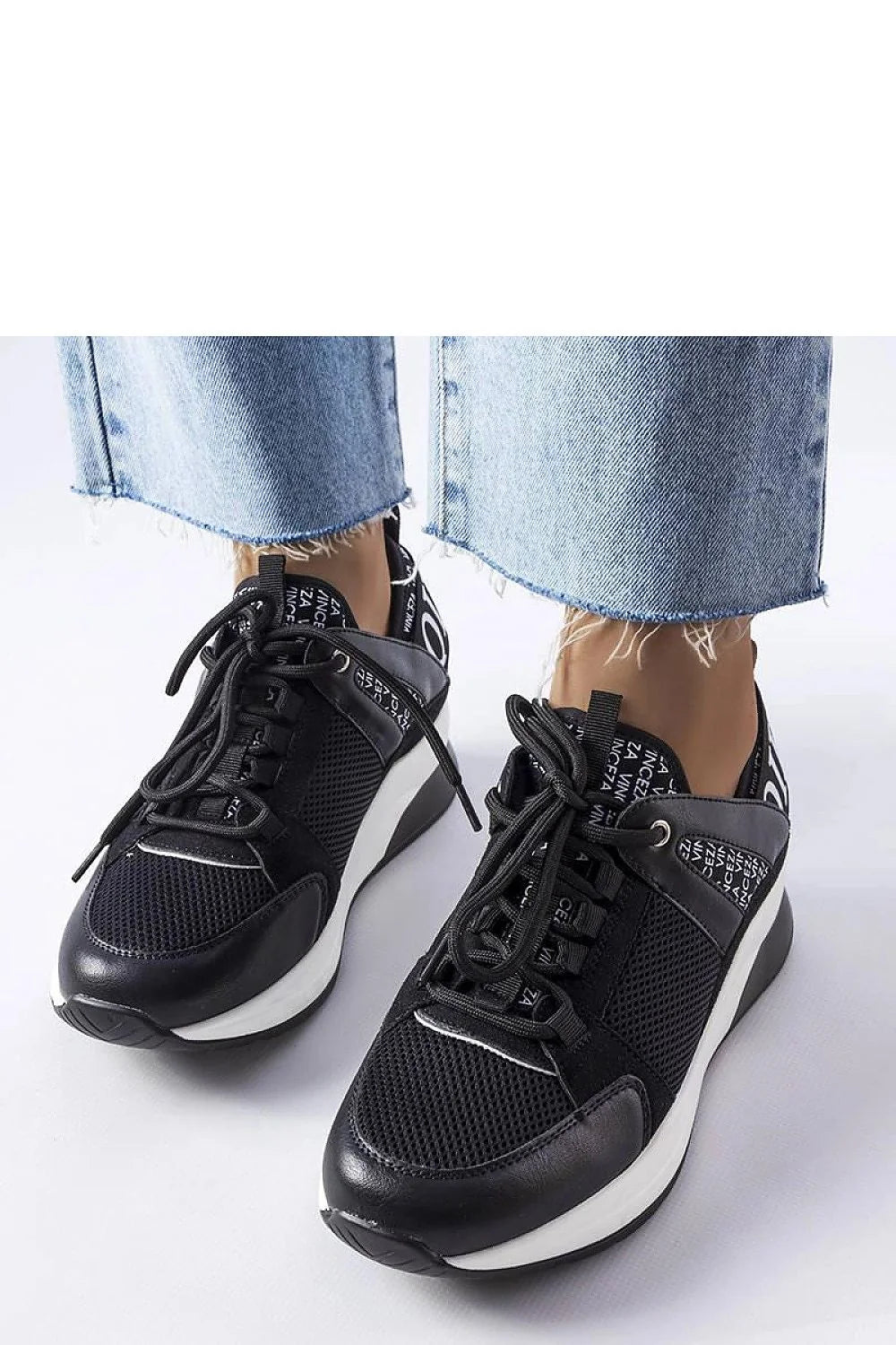 baskets basses femmes noir blanc sportive plateforme semelle épaisse respirante mesh cuir synthétique matelassée maintien adhérence logo imprimé