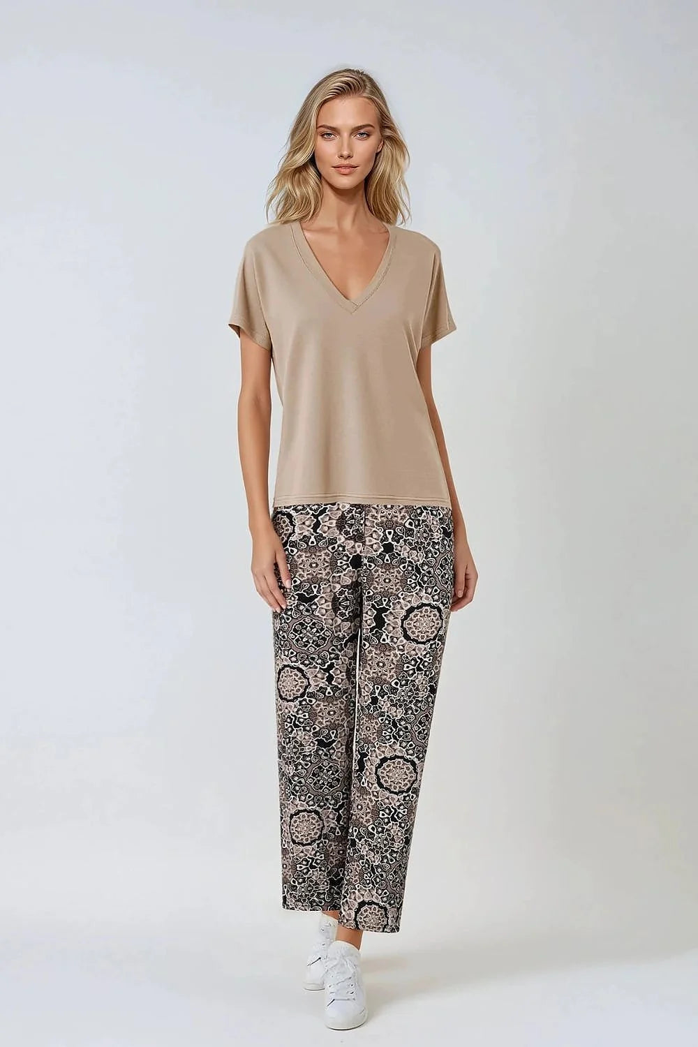 Pyjama pour femmes confortable et stylé, idéal pour dormir et occasions décontractées