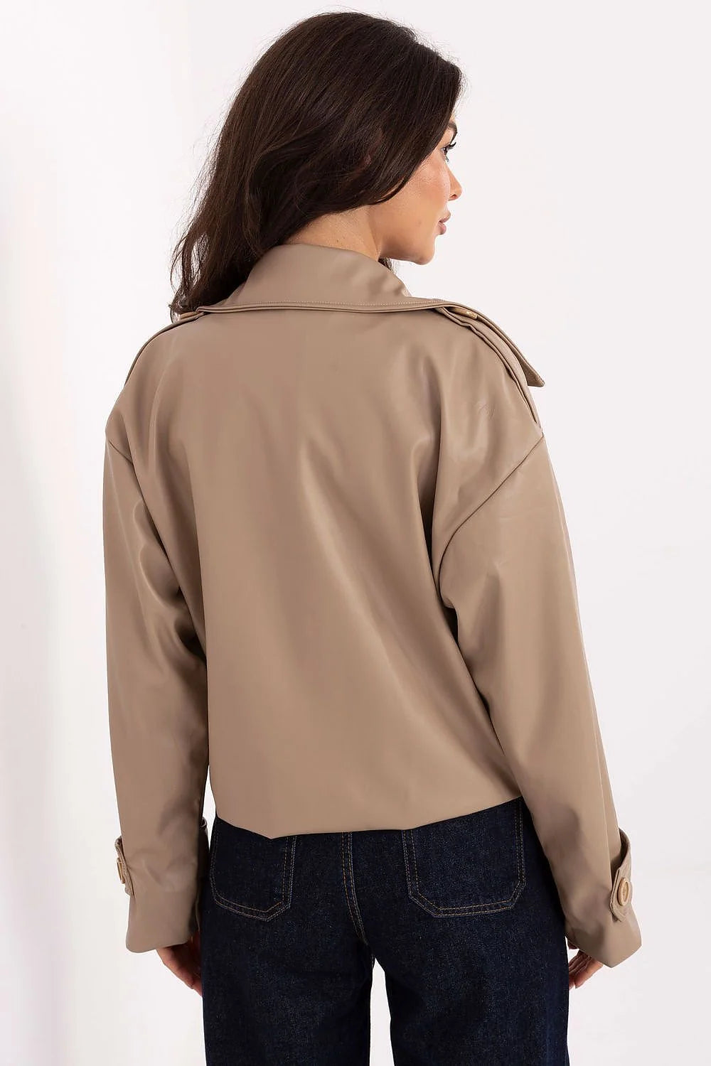 trench court femme simili cuir beige taupe vegan lisse double boutonnage col larges revers épaulettes doublé coupe courte urbaine chic