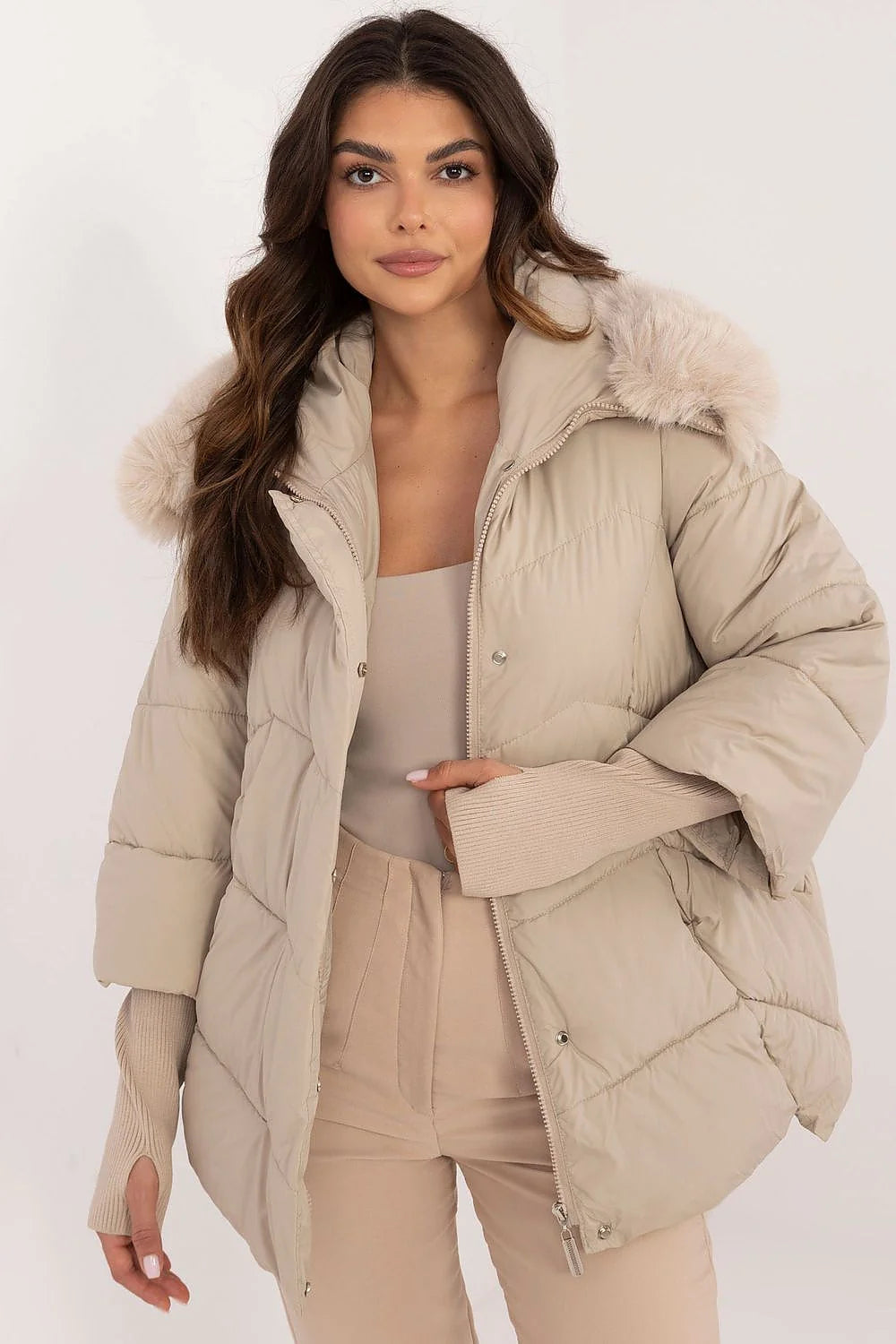 Veste d'hiver pour femme en polyester doublée fourrure amovible beige clair style moderne coupe ample fermeture éclair