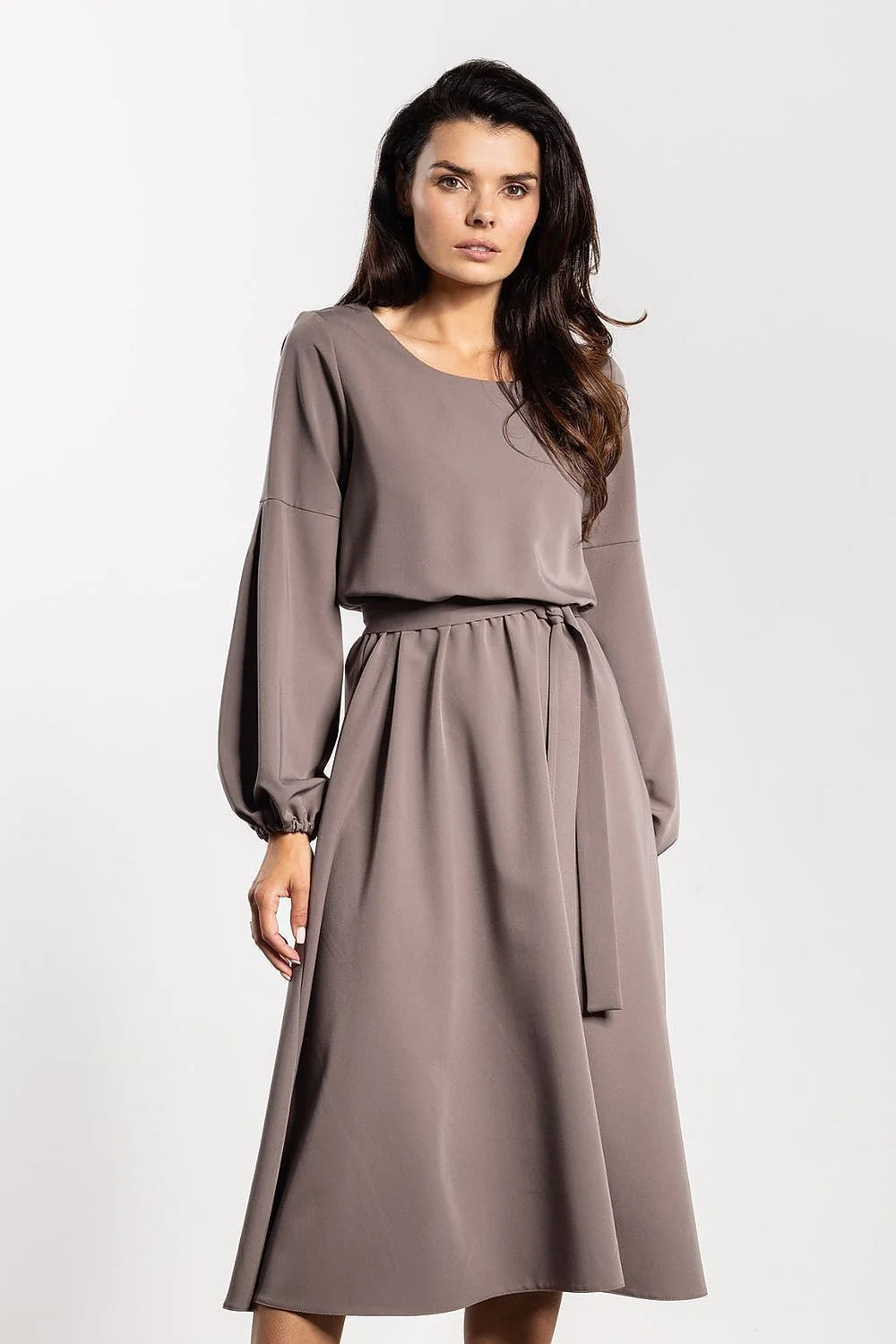 robe midi ample taille élastique ceinture nouer manches longues bouffantes plis col rond jupe évasée tissu fluide