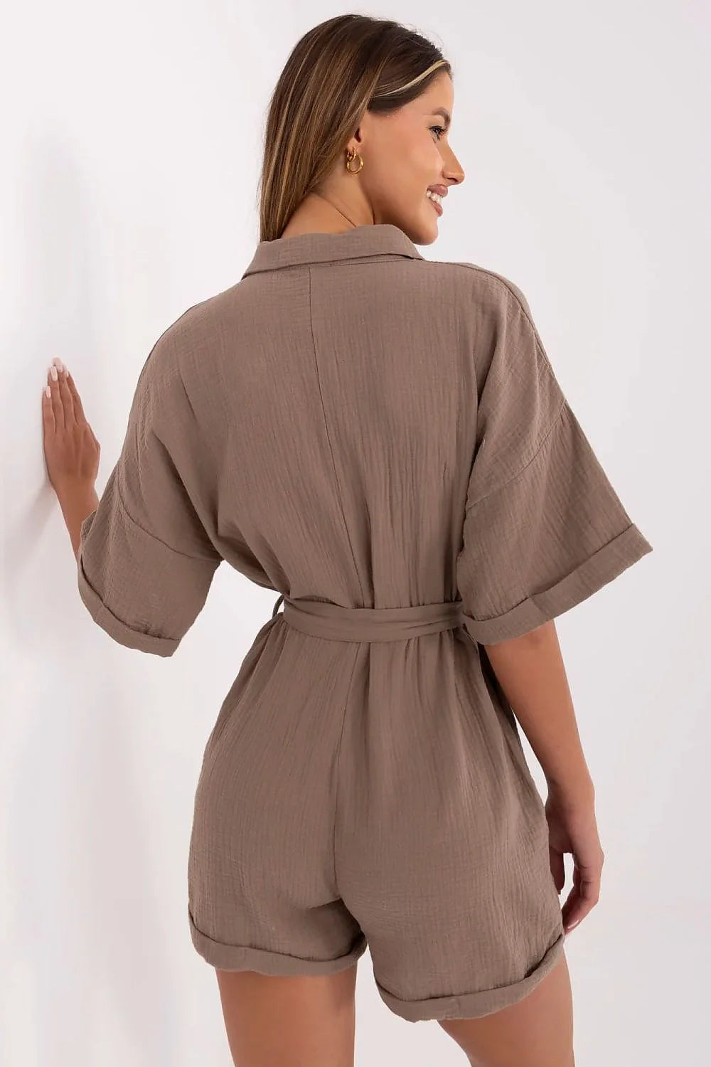 Combinaison femme style décontracté taupe coton mousseline manches courtes ceinture noeud boutons poches latérales