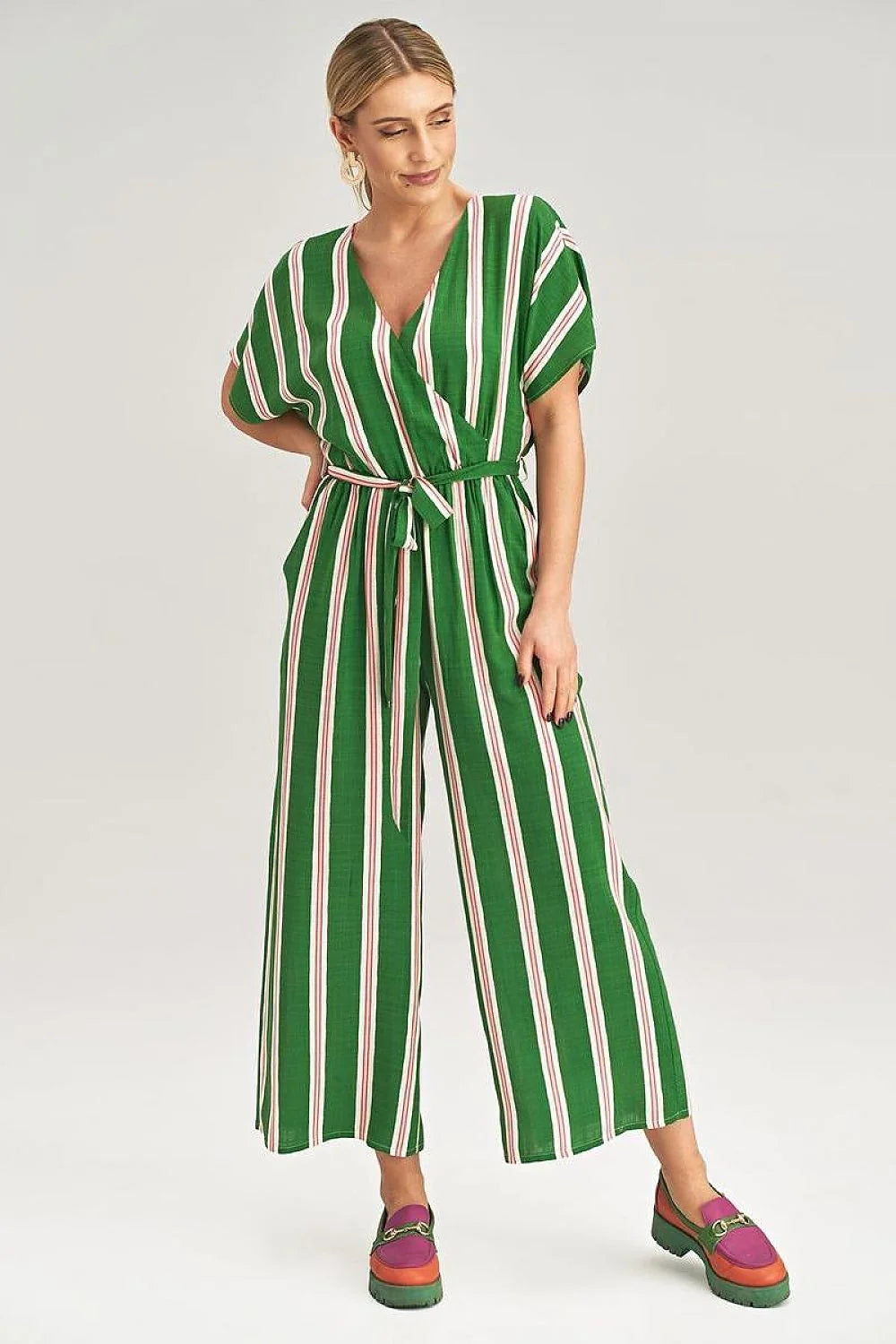 Combinaison pour femme moderne audacieuse à rayures verticales V-neck croisé manches courtes ceinture ajustable en viscose 100%