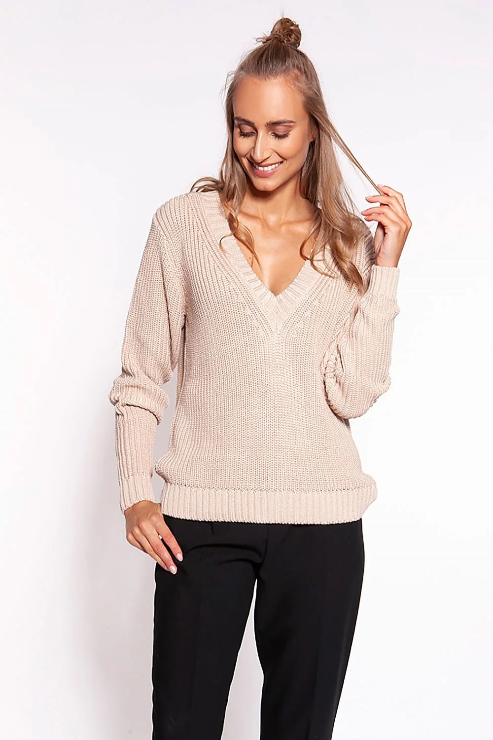 Pull femme élégant col V profond coupe relaxée texture côtes beige neutre coton acrylique 50 50