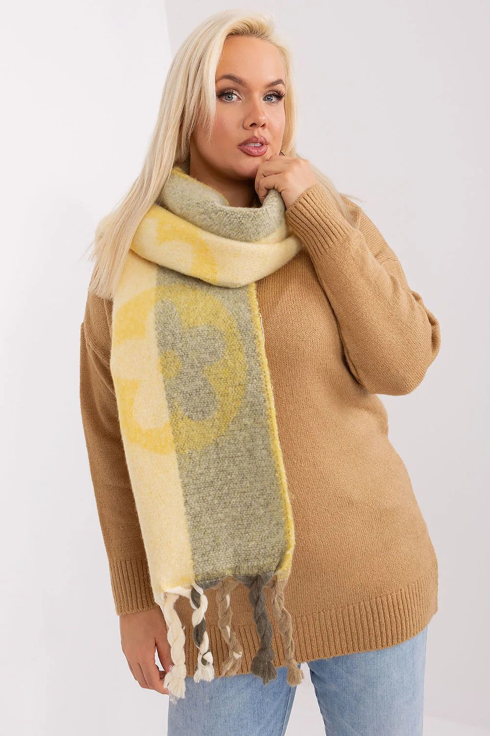 ensemble pull écharpe col rond maille douce chaude duveteuse oversize franges torsadées bicolore jaune pâle gris beige femme cosy