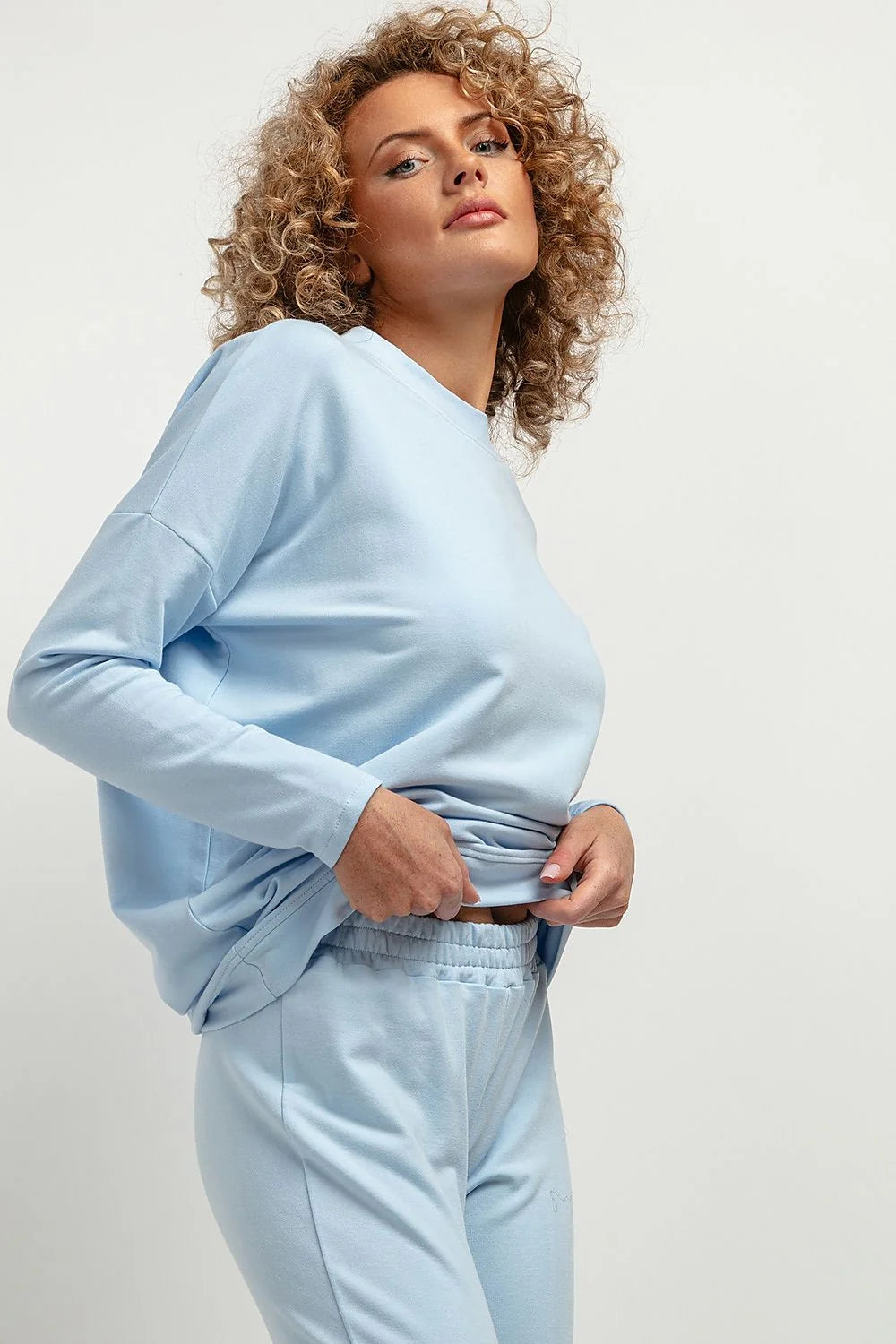 Sweatshirt Tessita Femme Coupe Décontractée Bleu Clair Maille Douce Manches Longues Élégance Moderne 70% Coton 30% Polyester