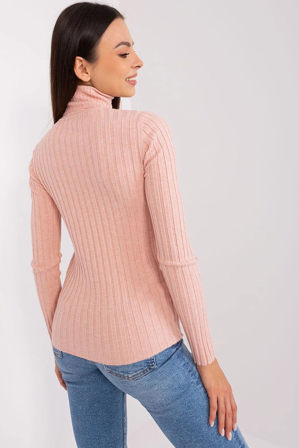 Pull à col roulé féminin en viscose côtelée rose pâle ajusté manches longues élégant pour femmes