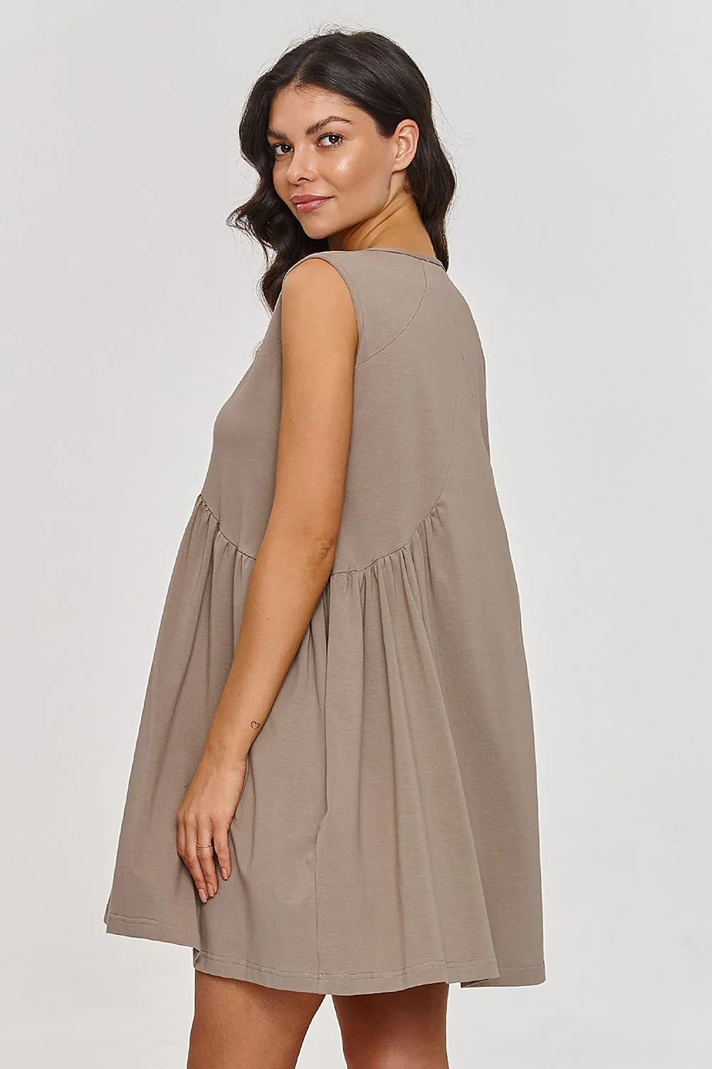 Robe de jour Makadamia sans manches en jersey beige taupe coupe ample casual chic femme