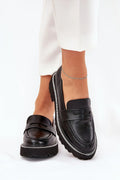 Mocassins femmes élégance intemporelle cuir noir lisse haut confort semelle épaisse style moderne finitions minutieuses