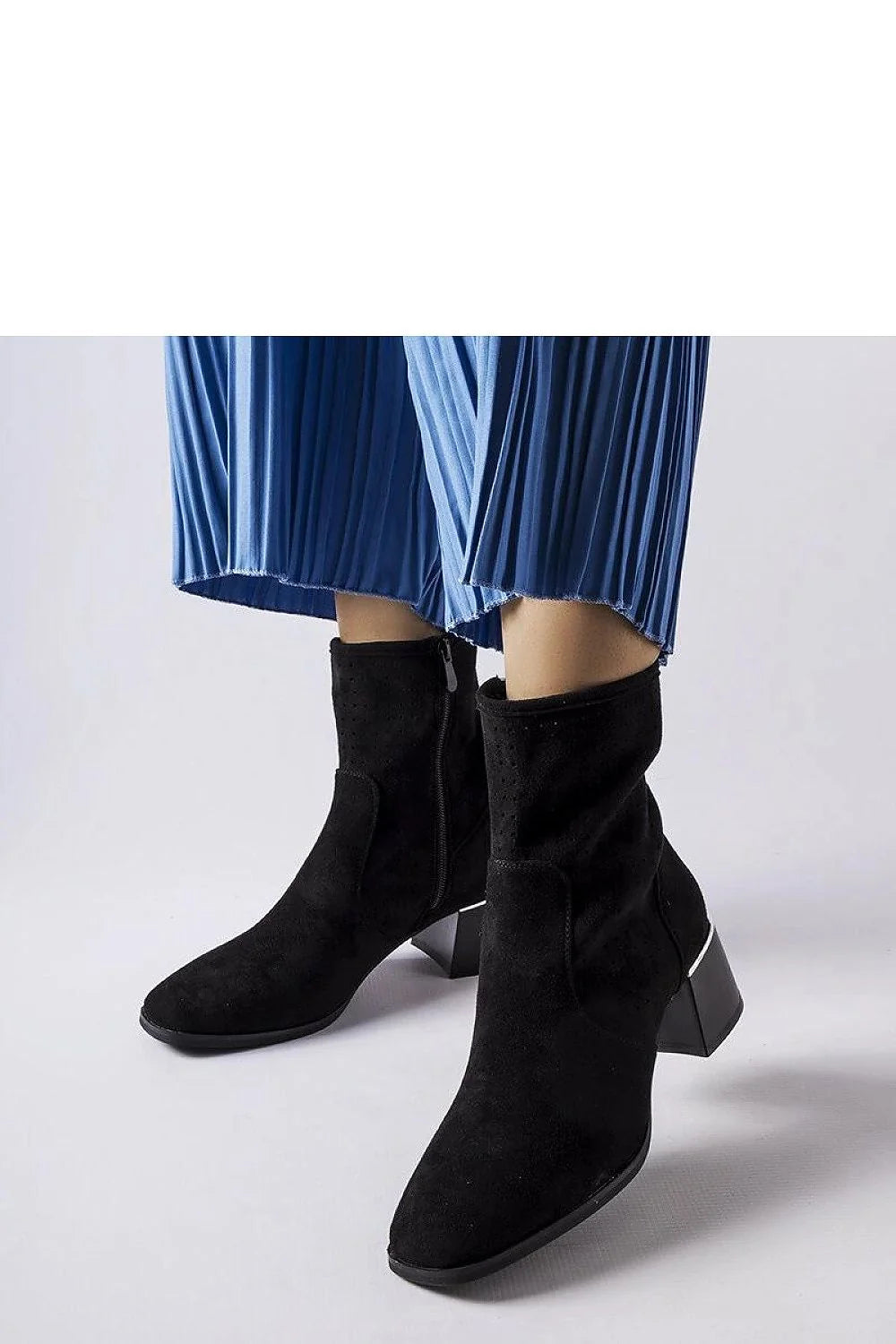 Bottes à talons carrés en cuir suédé noir, design élégant, confort tout le jour, fermure éclair latérale, idéales pour automne-hiver, mode féminine
