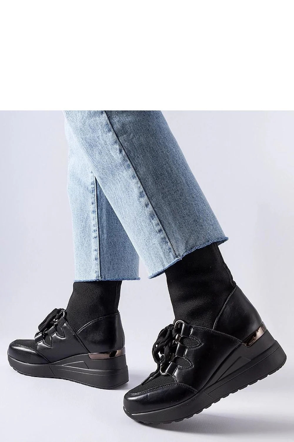 baskets compensées femmes noires cuir maille extensible montantes lacets métalliques œillets semelle crantée amortissante confortable sportive chic