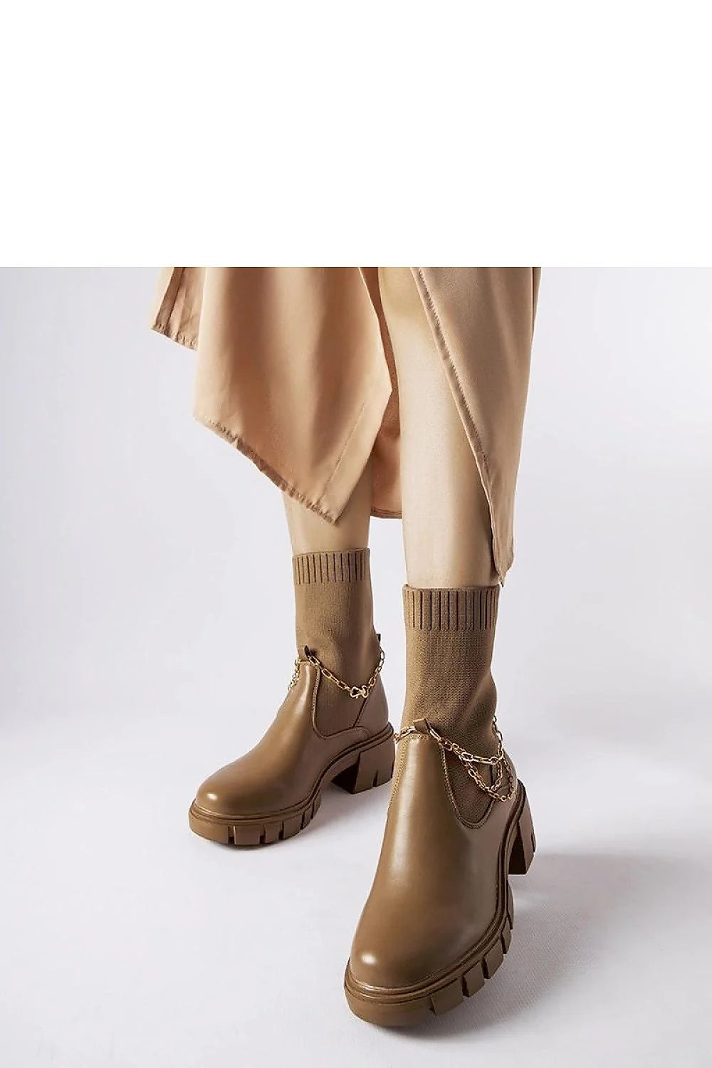 bottines femme chelsea basses tige chaussette maille côtelée camel empeigne cuir synthétique semelle plateforme crantée talon bloc petit chaînette dorée