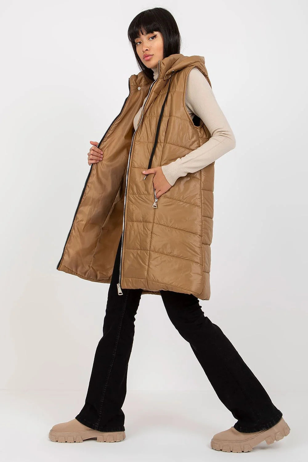 Gilet sans manches Och Bella matelassé pour femme couleur kaki coupe longue avec capuche amovible poches zippées doublé nylon 100%
