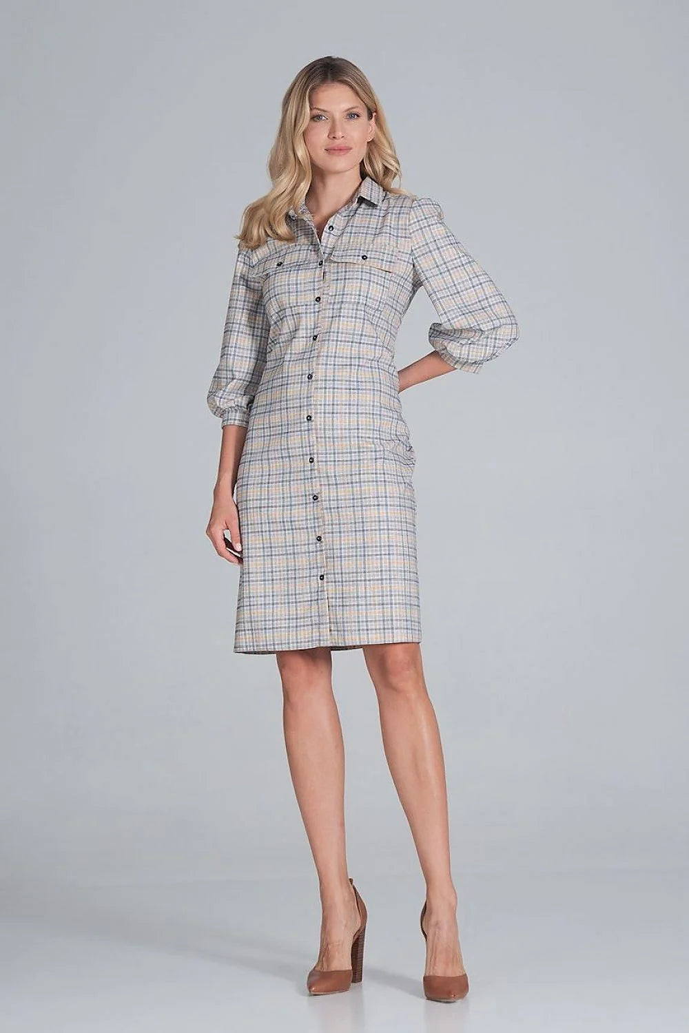 robe chemise midi beige polyester coupe semi ajustée col revers manches troisquarts bouffantes poignets boutonnés poches poitrine boutons noirs