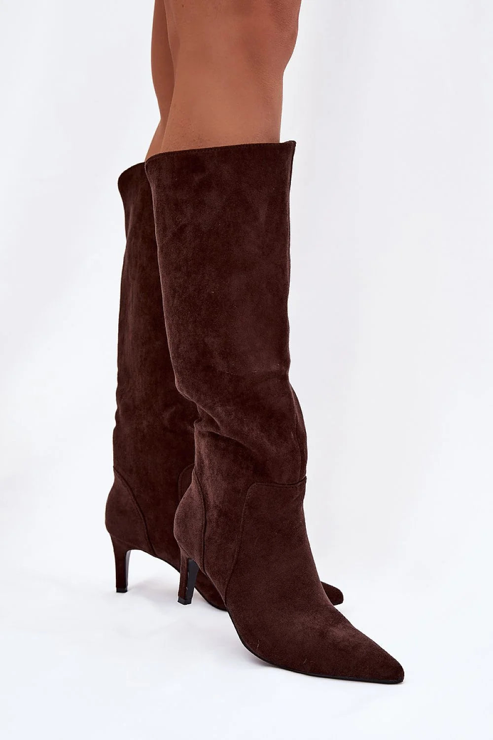 cuissardes bottes hautes suédine marron bout pointu talon aiguille bas tige froncée velours doublure fourrure synthétique chaude confortables féminines élégantes