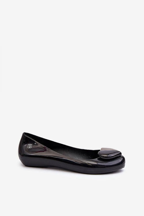 ballerines femme noir verni brillant cuir synthétique bout rond ornement métallique cœur argenté semelle compensée basse