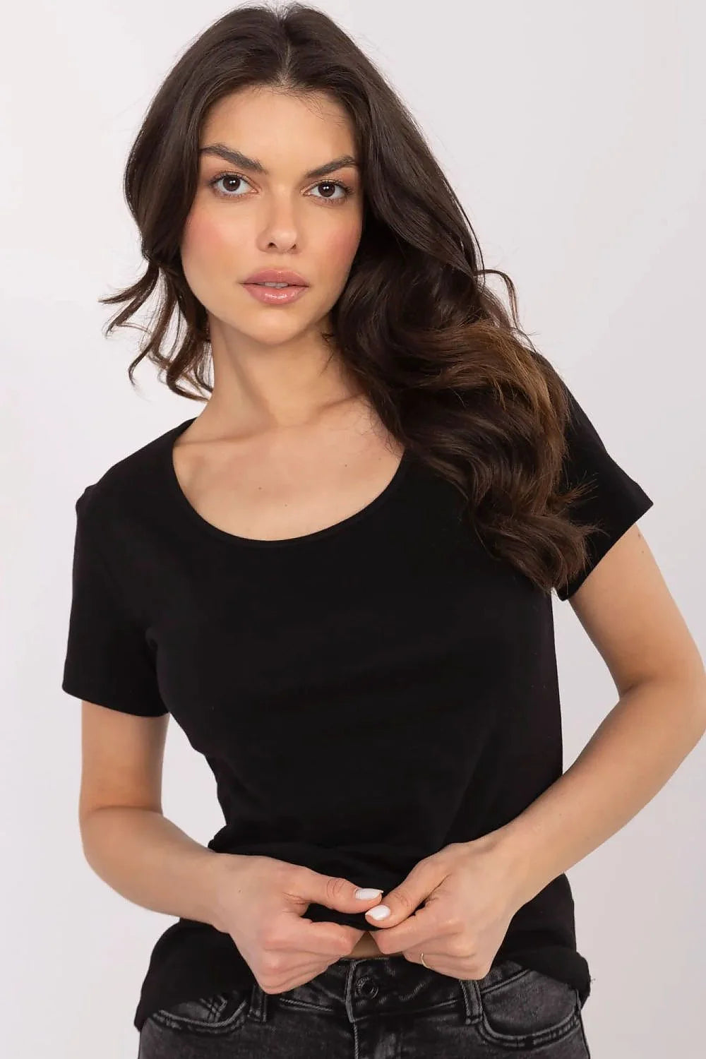 T-shirt pour femme court manches courtes en coton élasthanne noir design intemporel ajusté confortable