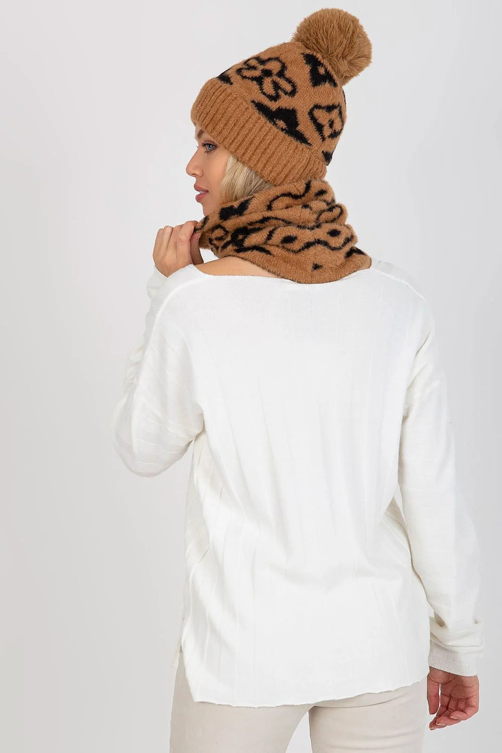 Ensemble mode femme pull écharpe bonnet marron blanc抽象 motif snood côtelé pompon