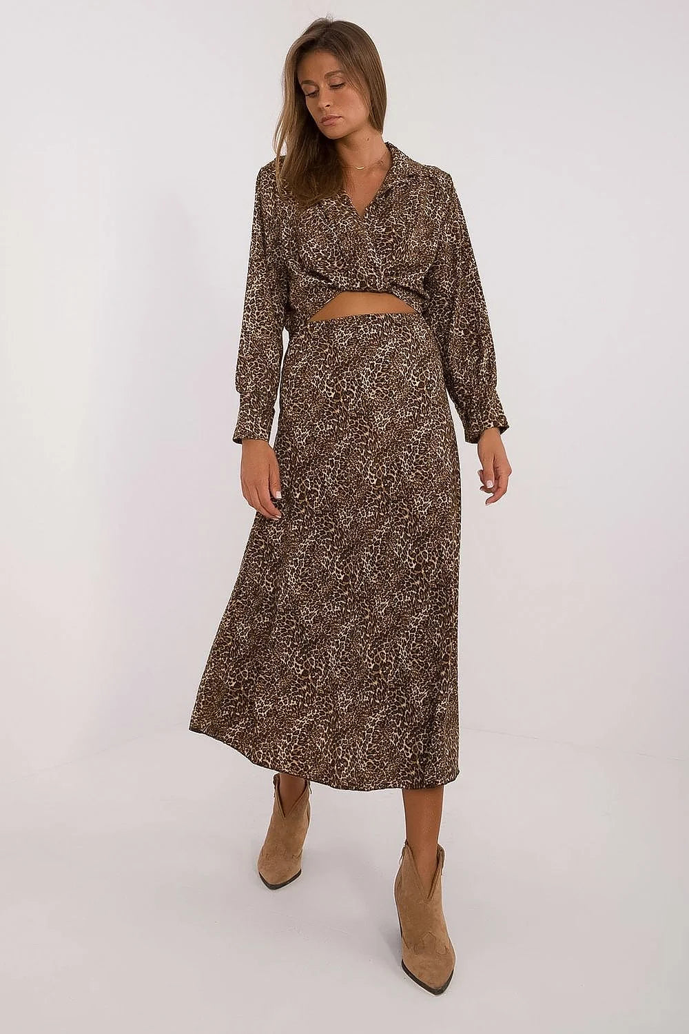 Ensemble féminin Italy Moda motif animalier haut à manches longues jupe longue coupe moderne coloris bruns beige noir matériaux confortables occasions quotidiennes style élégant mode intemporelle