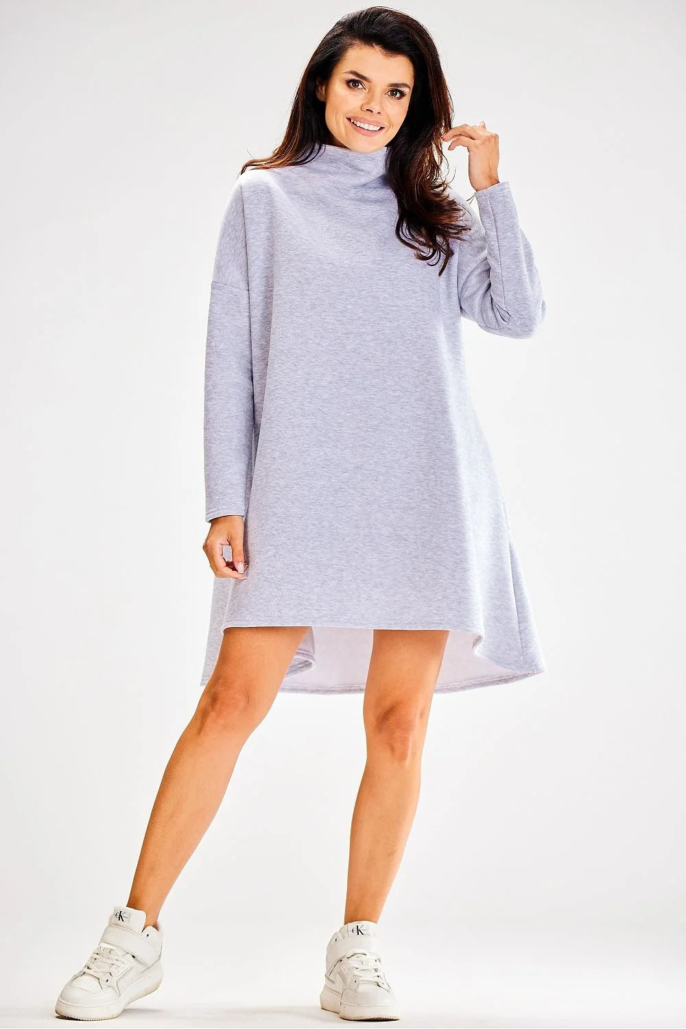 robe awama ample col roulé manches longues coupe trapèze oversize gris chiné molletonnée douce extensible ourlet asymétrique arrière genou minimaliste