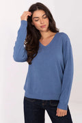 pull femme maille fine col V bleu denim clair coupe droite ample longueur hanche manches longues côtelées poignets
