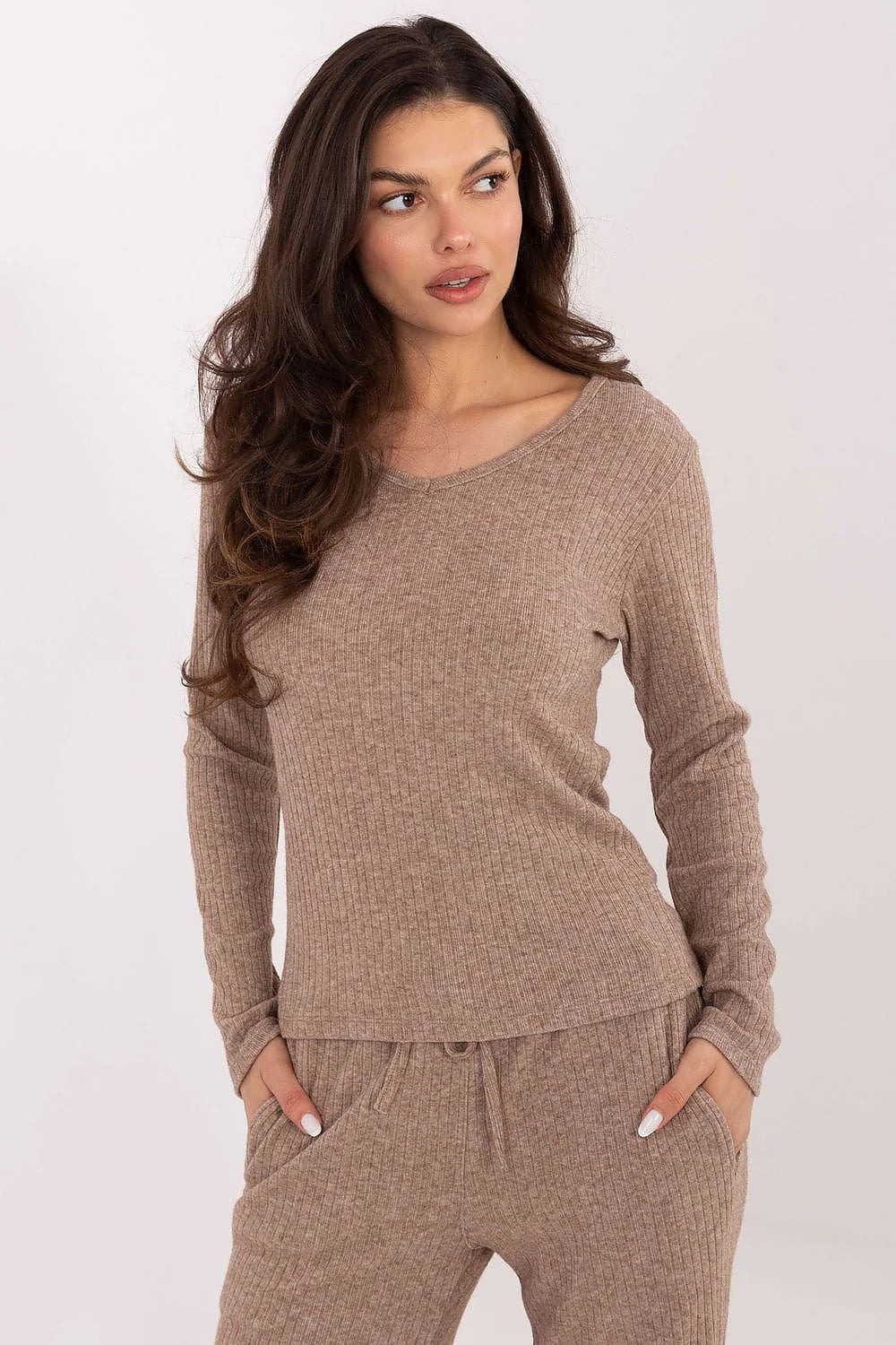 ensemble loungewear femme deux pièces top manches longues col V pantalon jogger côtelé taupe chiné doux extensible viscose