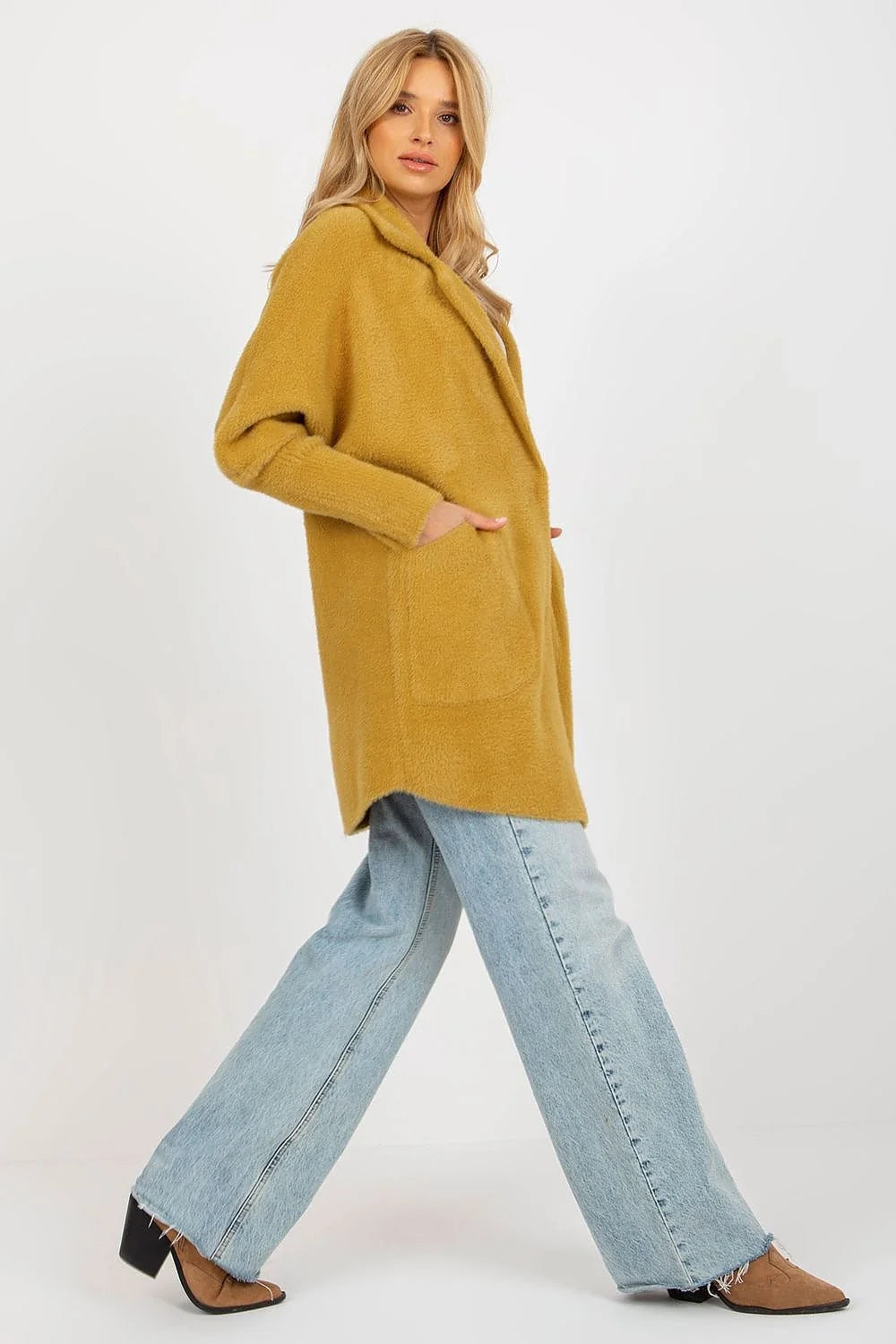 Manteau pour femme style décontracté moderne coupe ample col à revers couleur moutarde matière douce chaleureuse poches plaquées