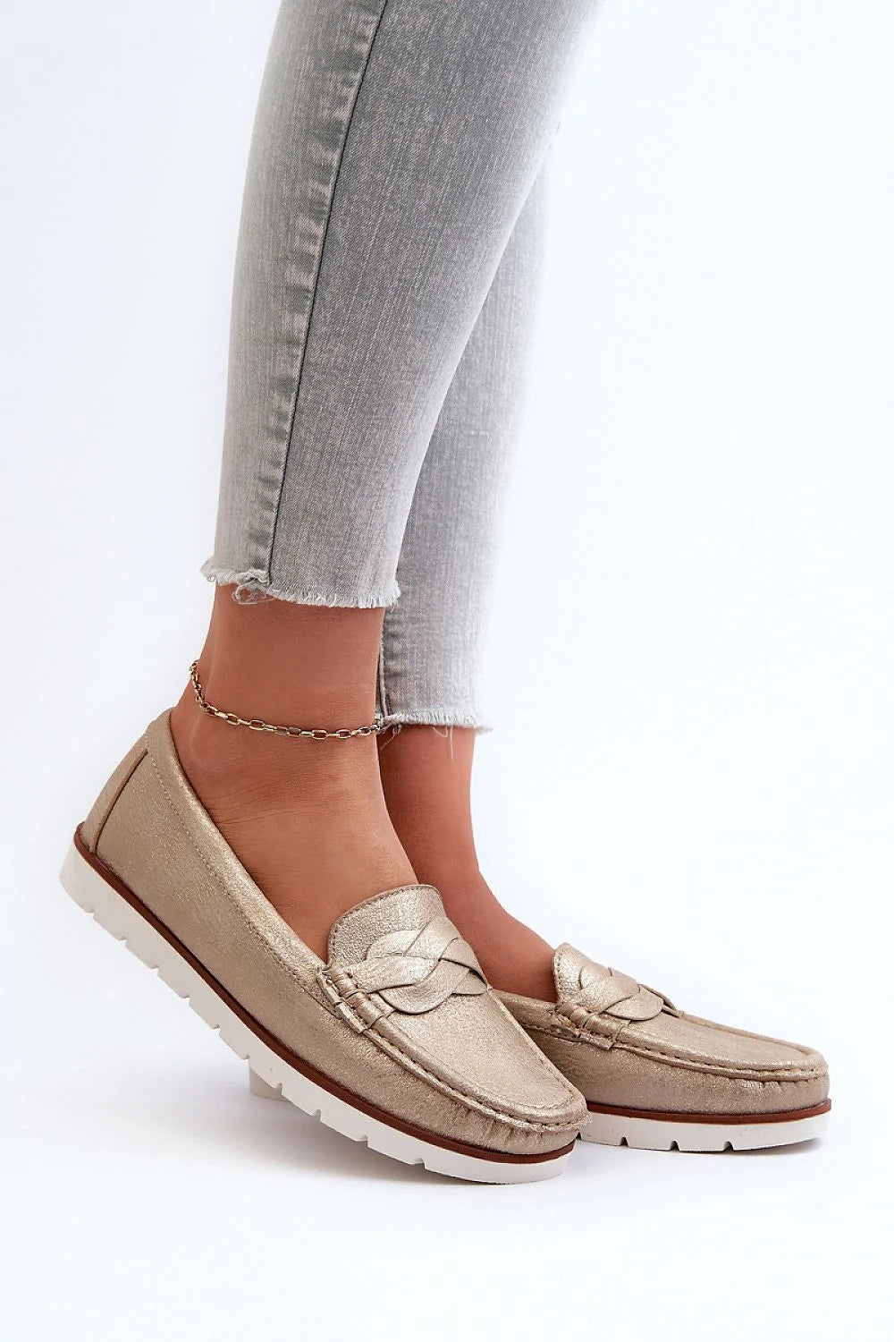 mocassins femme dorés métallisés cuir synthétique mors tressé surpiqûres semelle épaisse profil compensé confort coupe basse bout rond