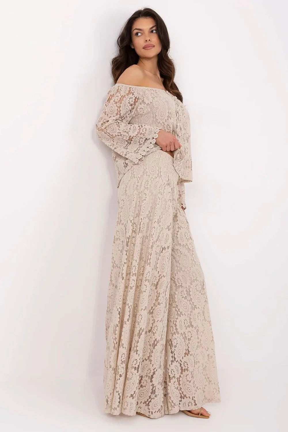 Ensemble femme Dentelle motif floral beige épaules dénudées manches longues taille haute pantalon palazzo Italy Moda