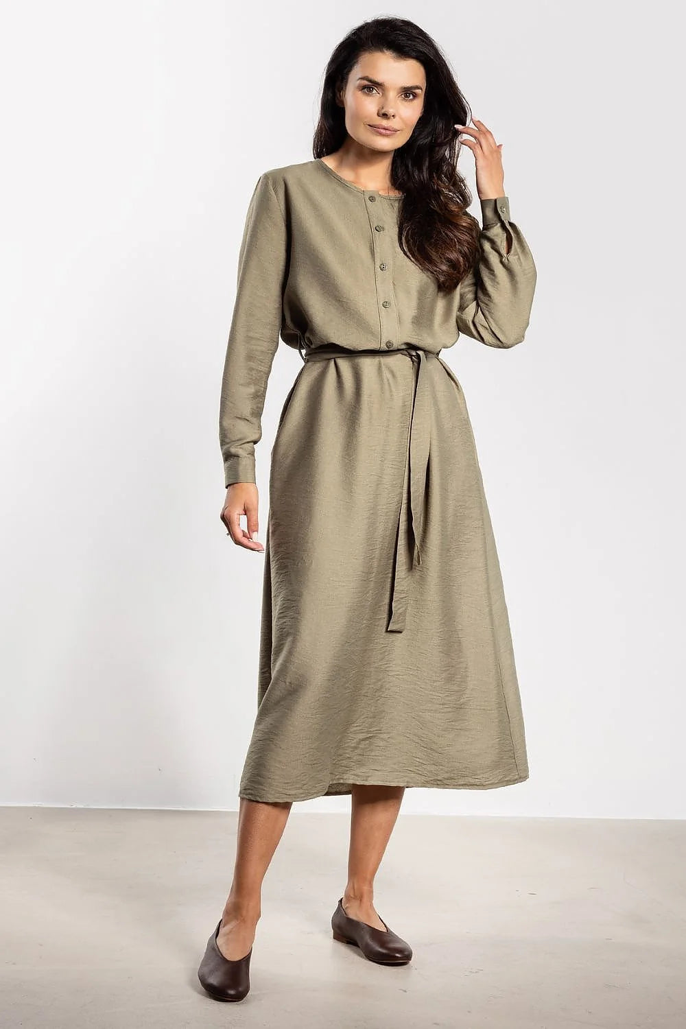 robe maxi femme manches longues coupe droite ample évasée kaki texturé aspect lin patte boutonnage boutons ceinture ton poignets boutonnés