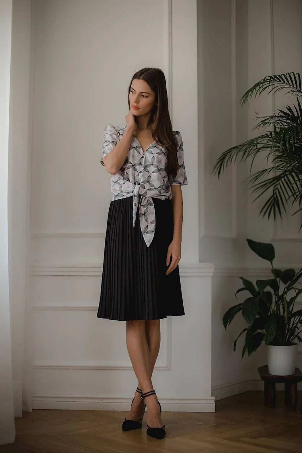 robe femme coton élégante motifs géométriques bleu pastel manches bouffantes décolleté noeud taille jupe plissée midi fluide soyeuse