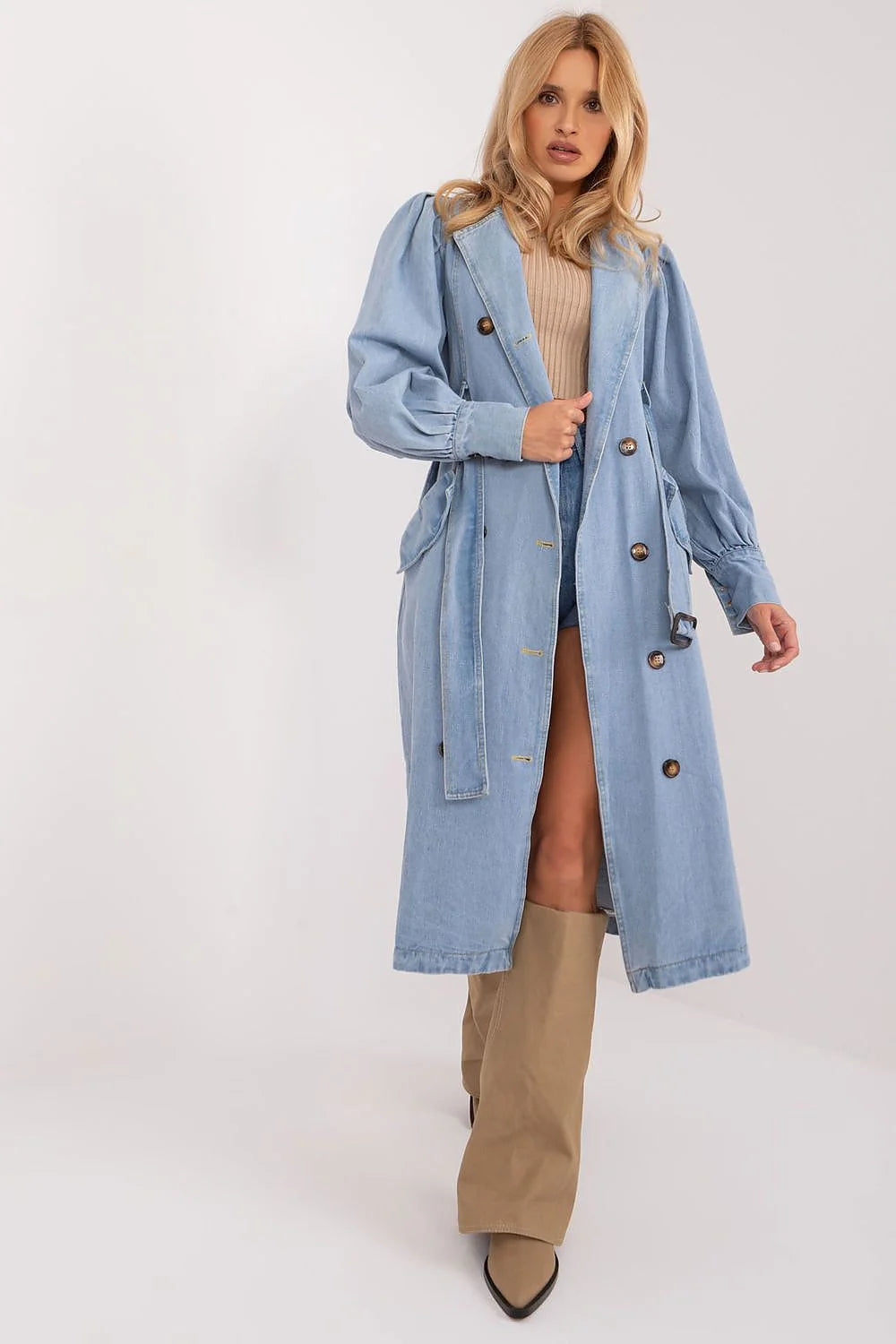 Manteau en denim pour femme trench longue coupe droite bleu clair matériau durable design structuré