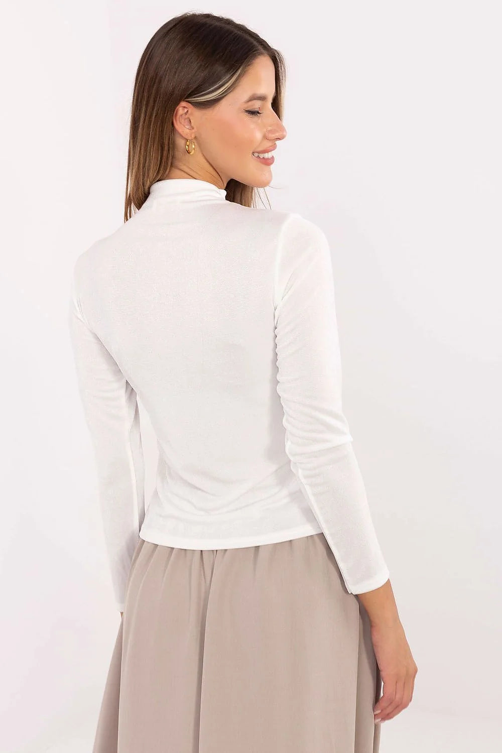 chemisier ajusté manches longues col roulé ivoire viscose polyester maille jersey extensible confortable élégant polyvalent basique superpositions bureau entretien facile