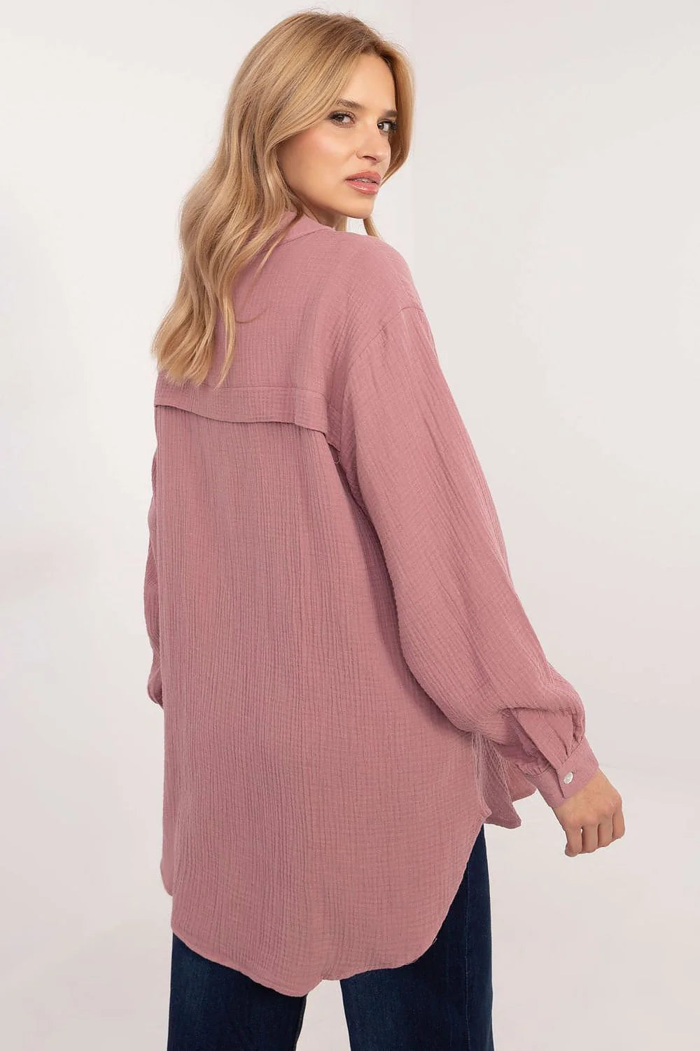 Chemise manche longue Sublevel en coton écologique texture variée coupe longue style romantique et décontracté pour femme
