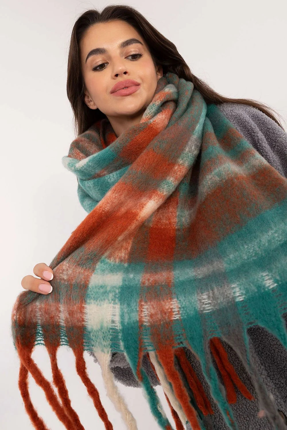 Écharpe pour femme élégante intemporelle motif carreaux couleurs vives longueur 186 cm franges décoratives polyester 100%