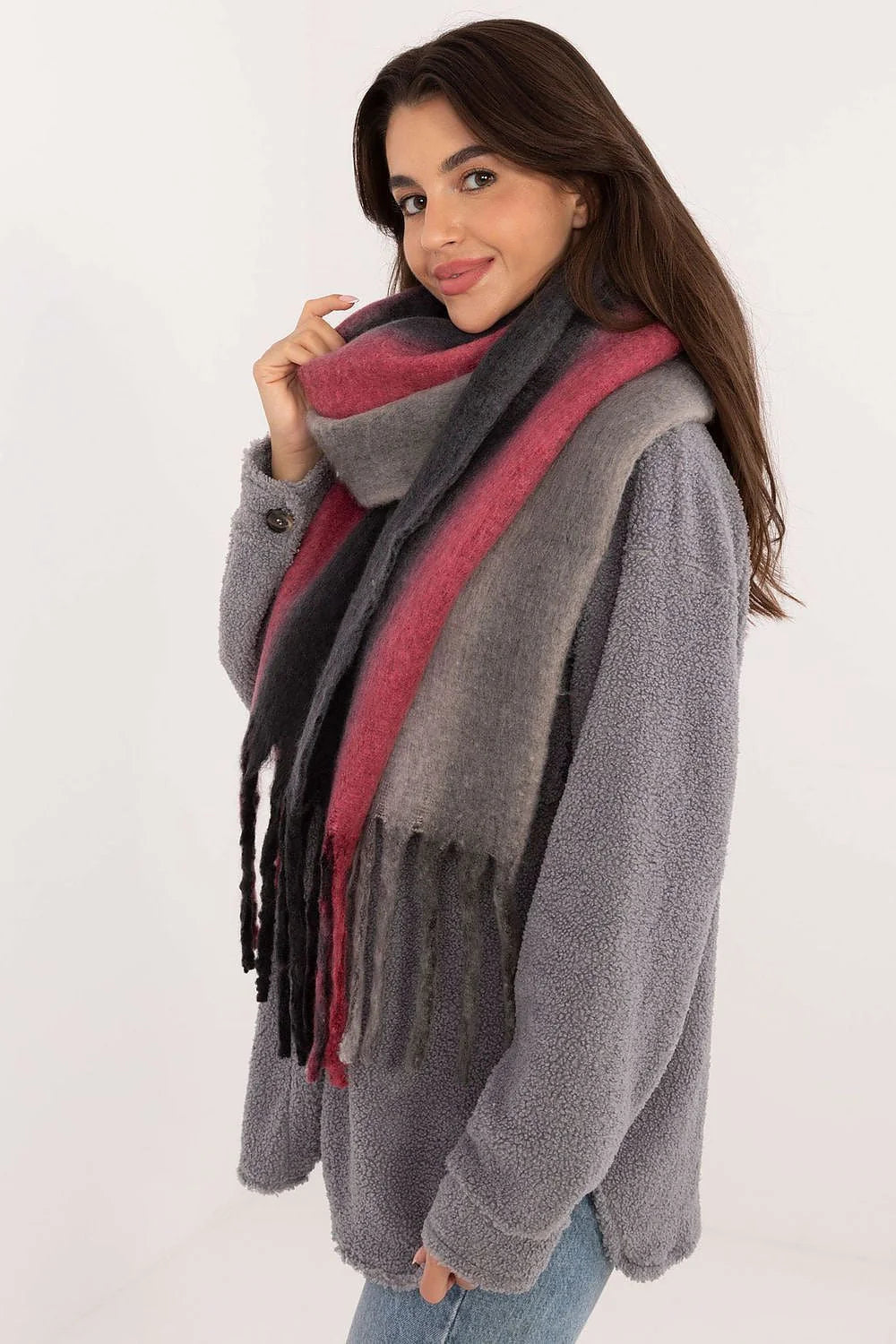 Écharpe longue en mohair et laine design dégradé couleurs rose rouge gris noir franges longues femme automne hiver