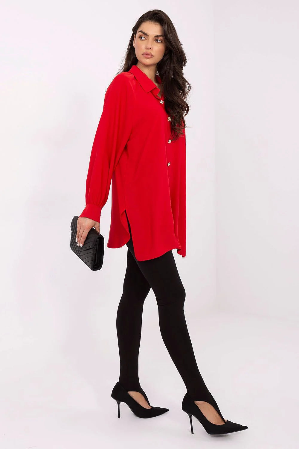 chemise femme oversize tunique rouge vif col classique boutons dorés manches ballon poignets délicats coupe fluide mi cuisses
