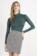 Ensemble jupe crayon tweed noir blanc haut manches longues élégant moderne pour femmes actives chic