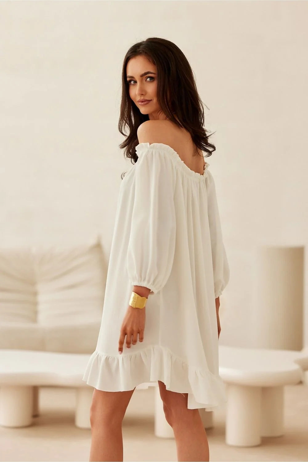 Robe de jour élégante longue manches ballon col Bardot ceinture tissu blanc femme occasion estivale