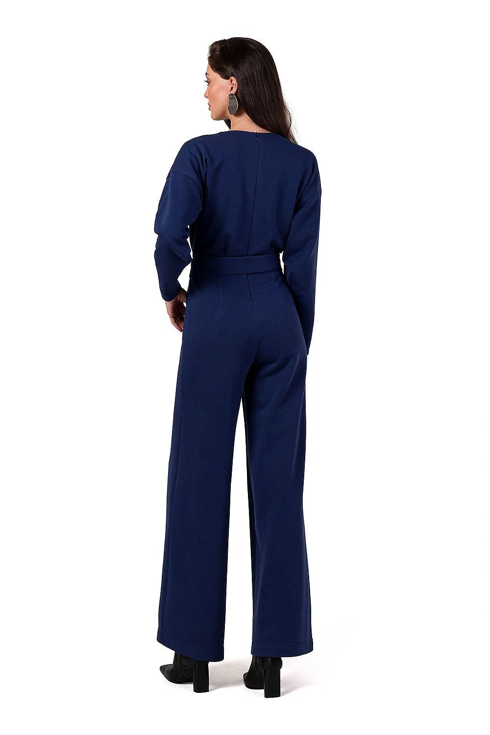 Combinaison Be Wear élégante pour femmes, bleu marine profond, encolure en V, manches longues, jambes larges, ceinture ajustable, vêtement polyvalent pour occasions professionnelles ou festives