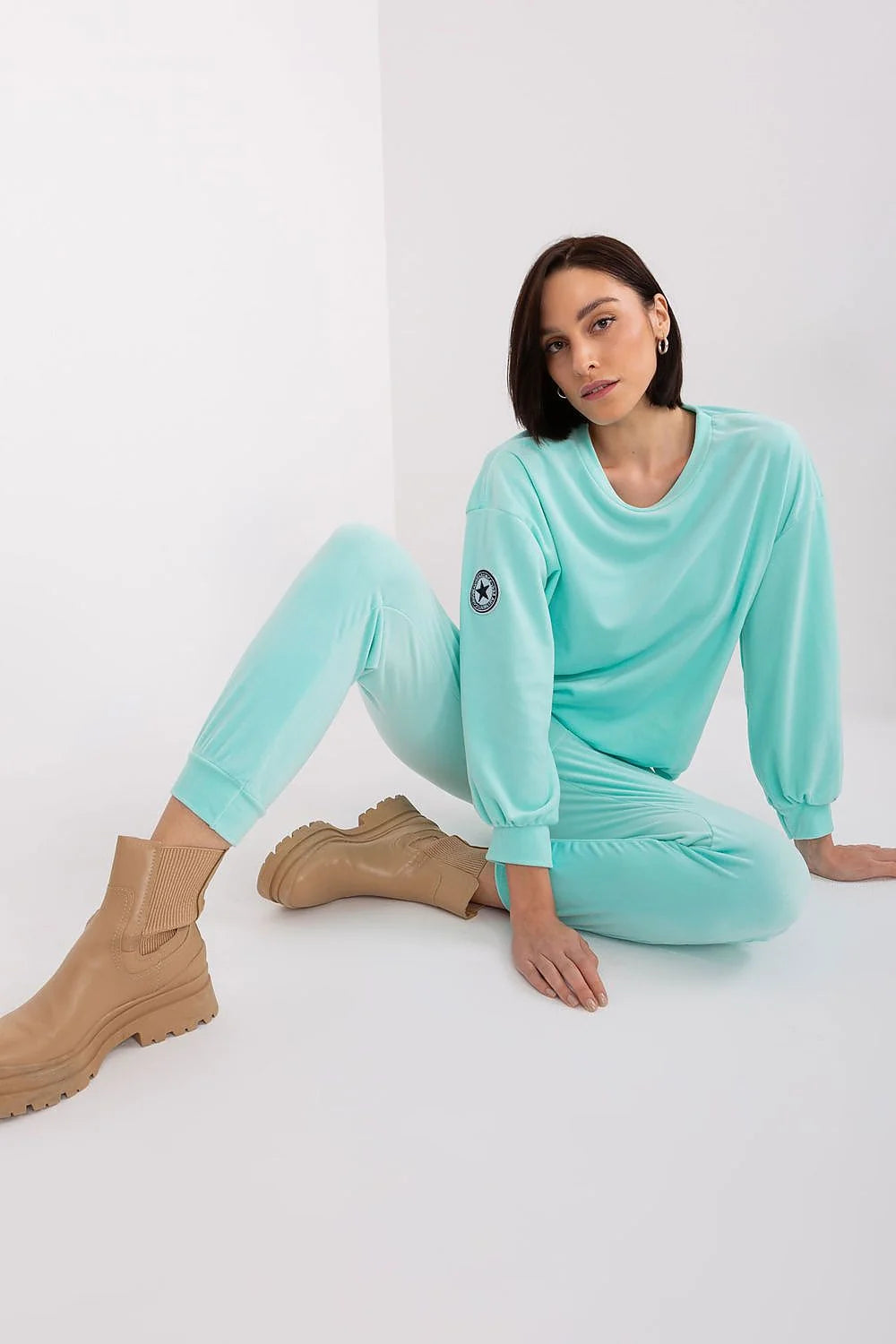 Ensemble Italy Moda élégant féminin survêtements maille velours sweatshirt pantalon joggers manches longues écusson turquoise pastel femmes