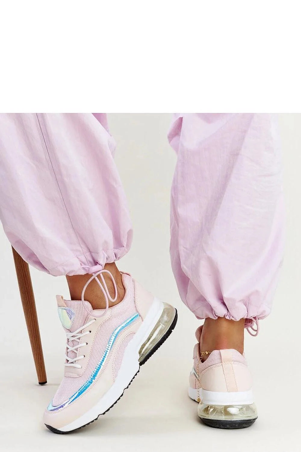 Baskets féminines modernes design sportif tendance style urbain semelle épaisse mesh respirant rose pâle irisé