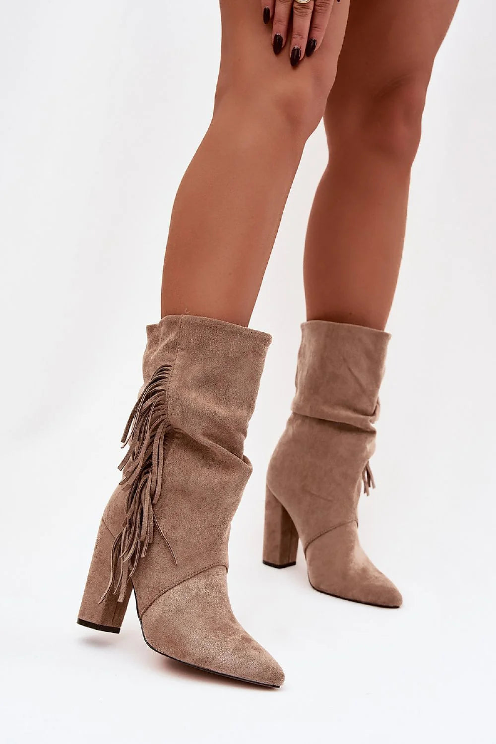 bottes femme mi mollet suédine taupe bout pointu talon bloc tige plissée franges latérales fourrure intérieure chaleur confort bohème chic