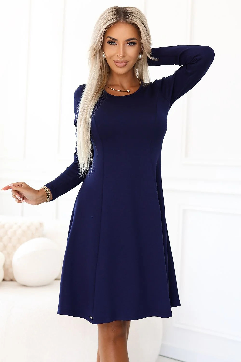 robe trapèze midi bleu marine manches longues encolure ronde tissu extensible coutures princesses maintien cintré tombé fluide genou minimaliste