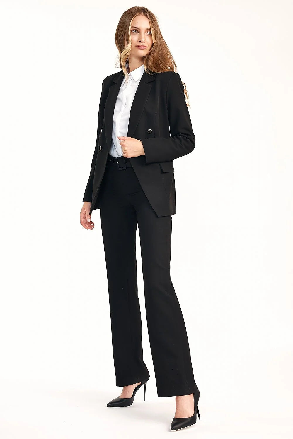 Blazer femme noir élégant en laine ajustée double boutonnage pour un style professionnel assuré