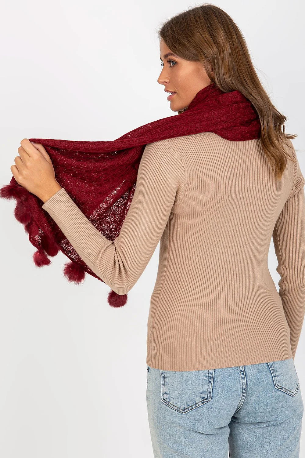 écharpe longue ajourée pompons fausse fourrure bordeaux rouge profond maille torsadée épaisse douce chaude oversize enveloppante hivernale acrylique