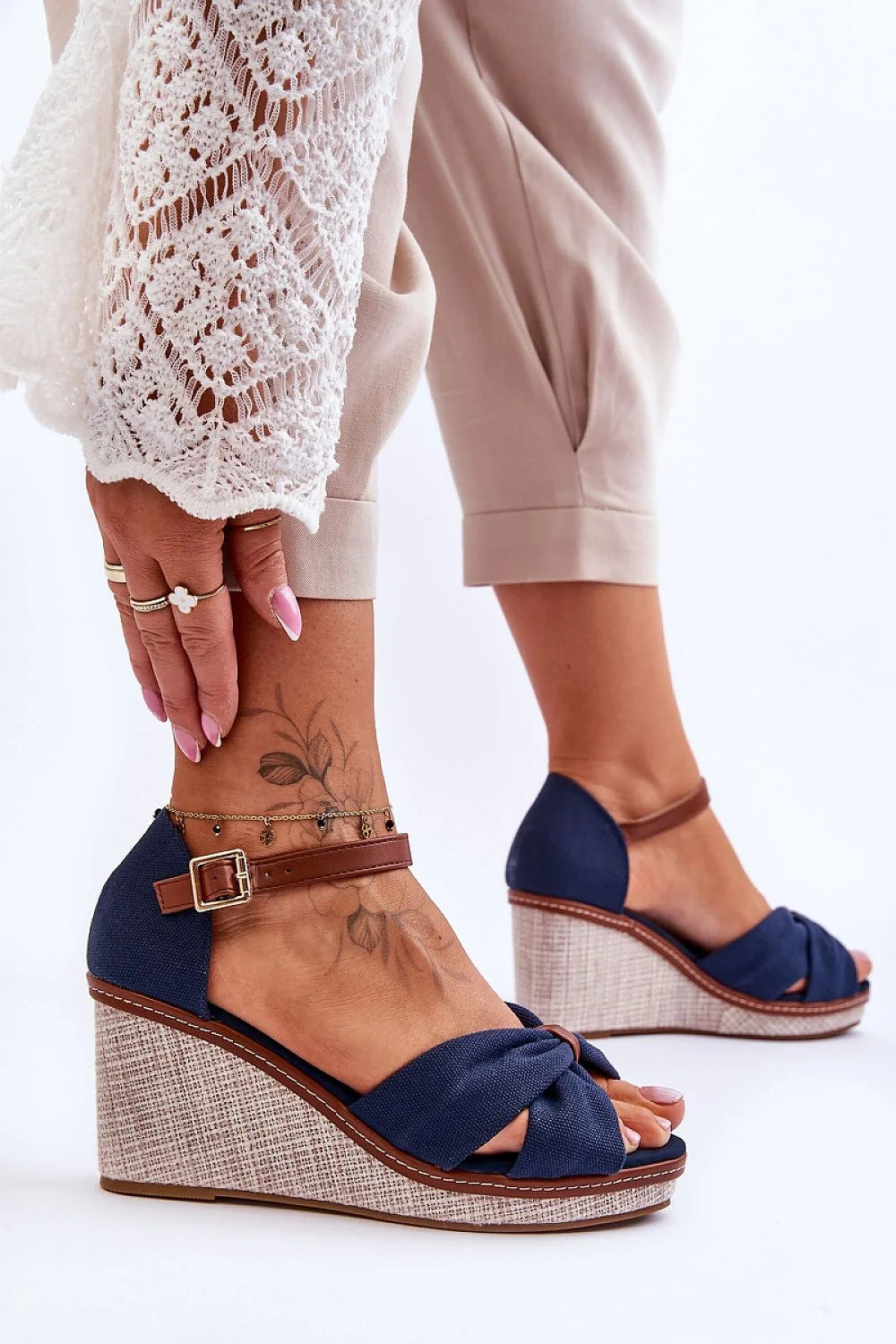 Sandales à talon compensé été femmes style moderne confortable tissu antidérapant sandales ouvertes style été